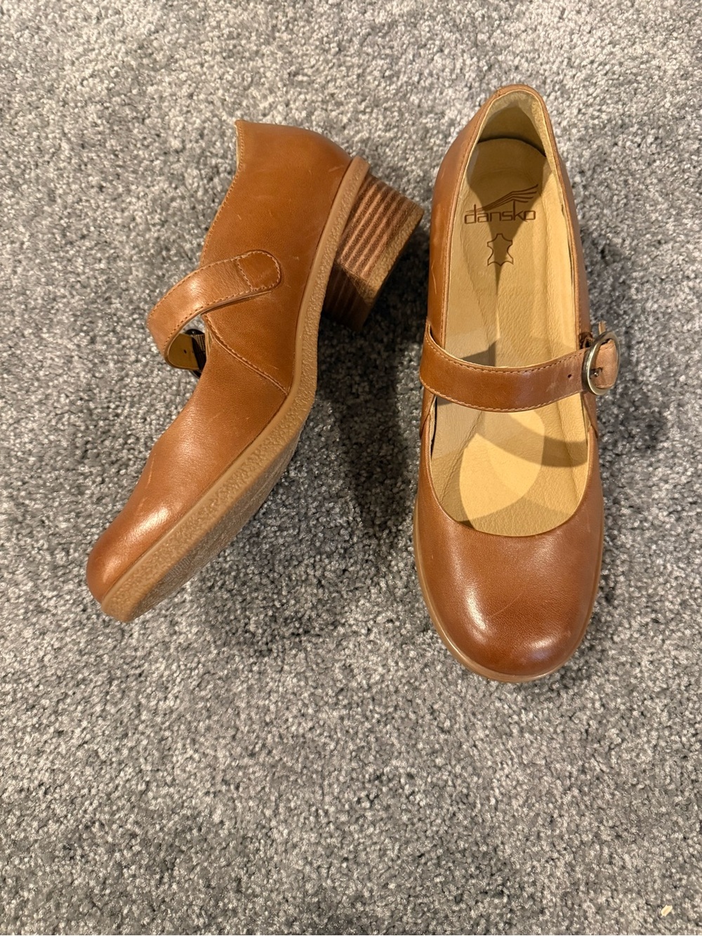 Never Worn Deirdra Waterproof Mary Jane Pump- Brown Waterproof Varnished